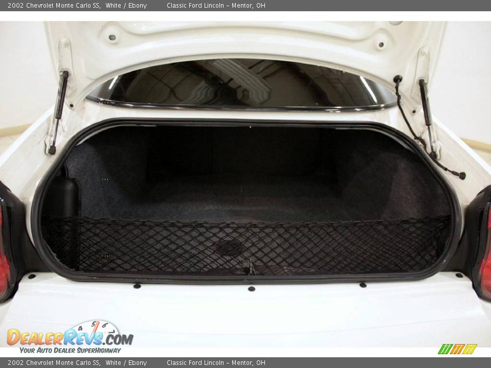 2002 Chevrolet Monte Carlo SS White / Ebony Photo #18