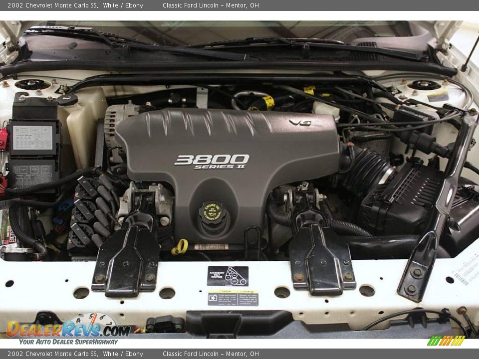 2002 Chevrolet Monte Carlo SS White / Ebony Photo #19