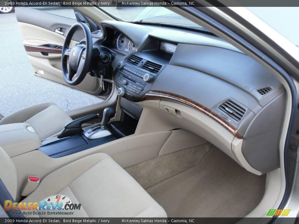 2009 Honda Accord EX Sedan Bold Beige Metallic / Ivory Photo #15