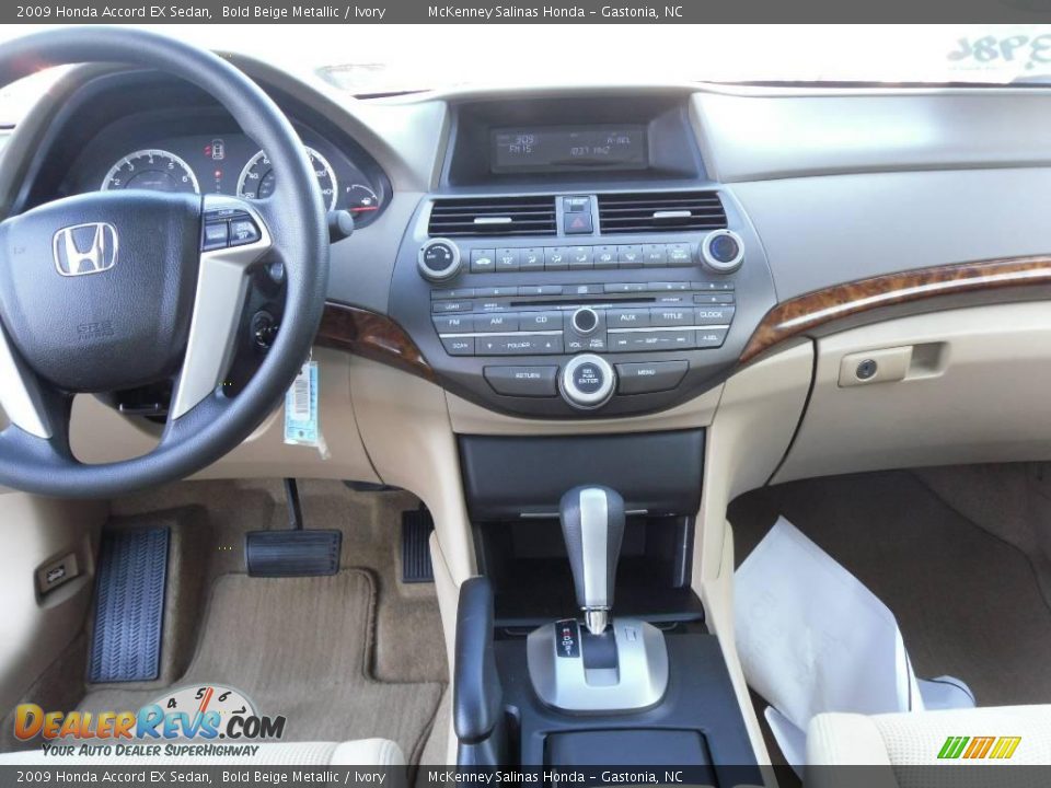 2009 Honda Accord EX Sedan Bold Beige Metallic / Ivory Photo #28