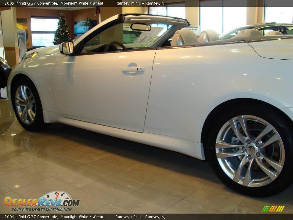 2009 Infiniti G 37 Convertible Moonlight White / Wheat Photo #4