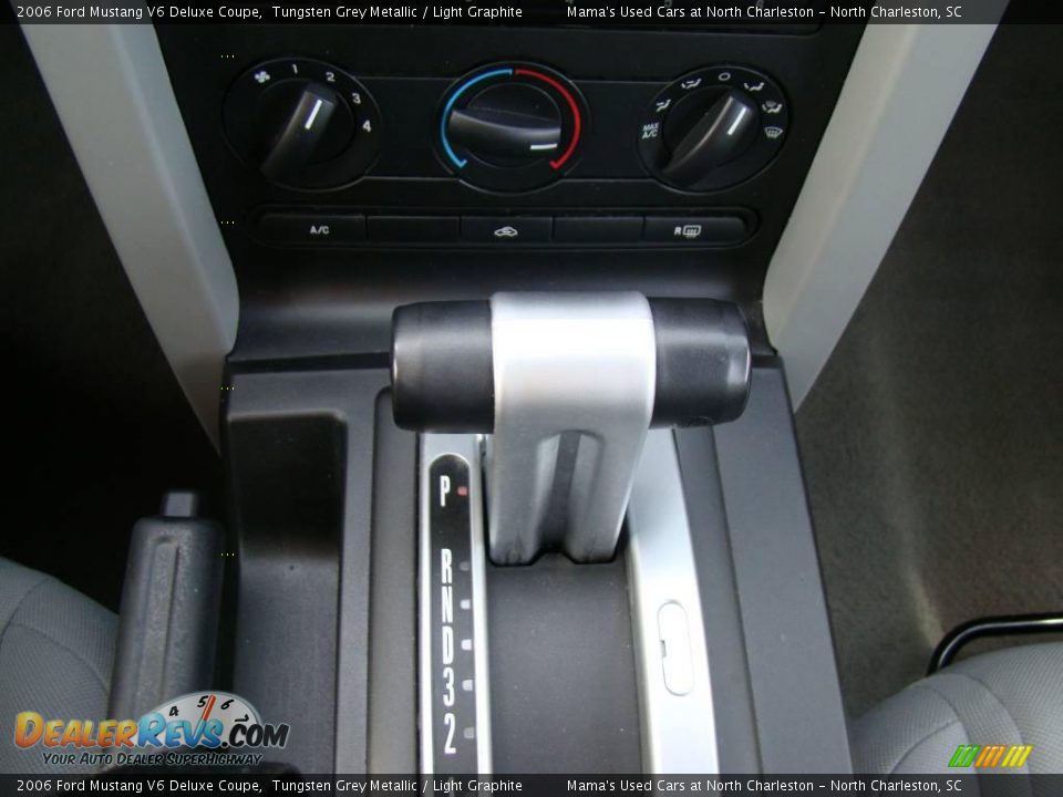 2006 Ford Mustang V6 Deluxe Coupe Tungsten Grey Metallic / Light Graphite Photo #16