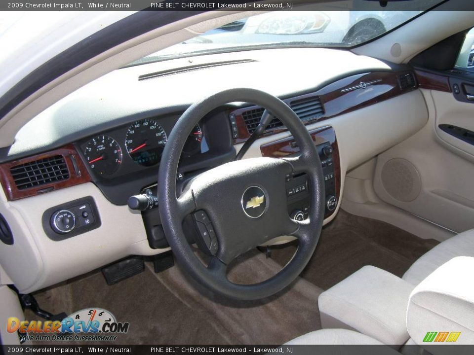 2009 Chevrolet Impala LT White / Neutral Photo #7