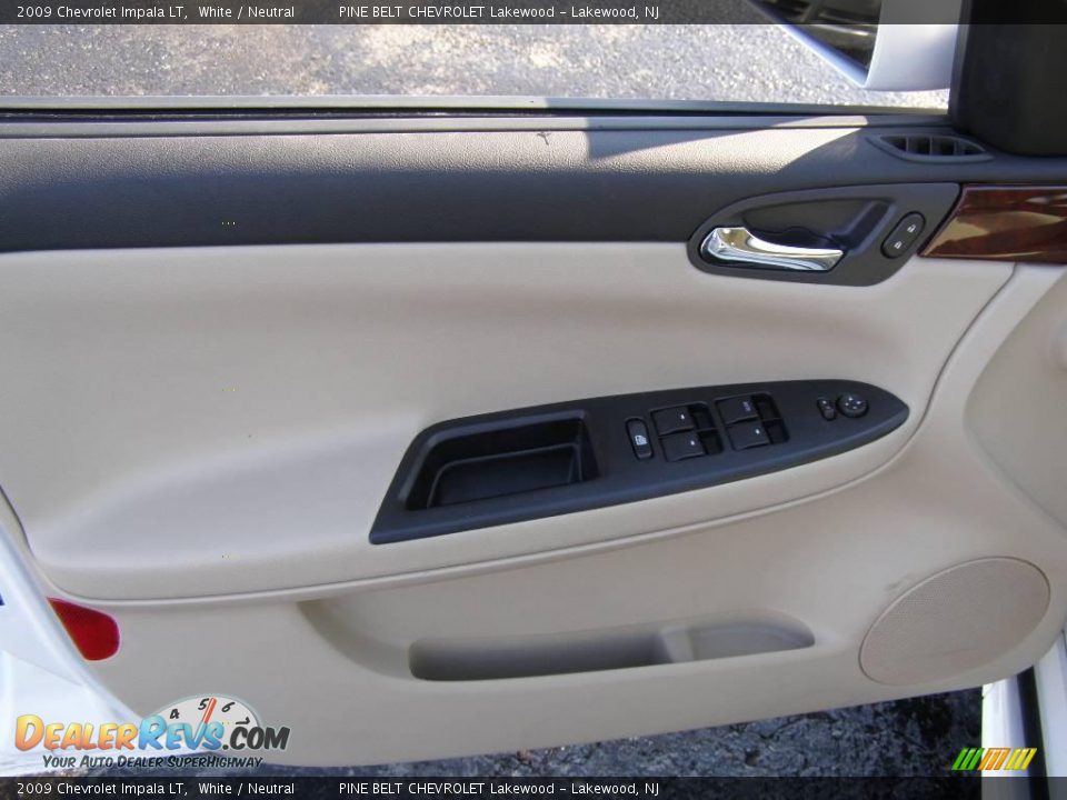 2009 Chevrolet Impala LT White / Neutral Photo #8