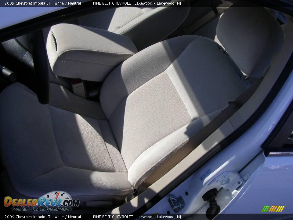 2009 Chevrolet Impala LT White / Neutral Photo #10