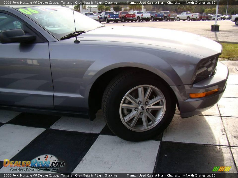 2006 Ford Mustang V6 Deluxe Coupe Tungsten Grey Metallic / Light Graphite Photo #22