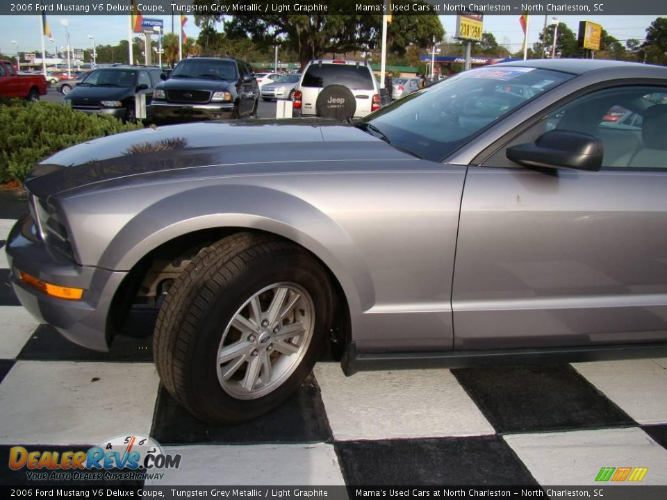 2006 Ford Mustang V6 Deluxe Coupe Tungsten Grey Metallic / Light Graphite Photo #23