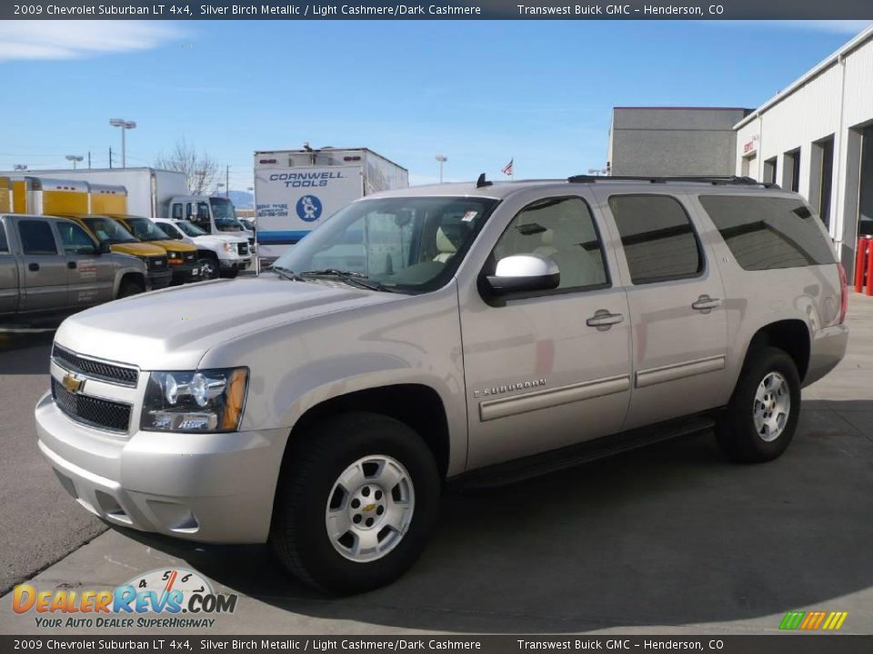 2009 Chevrolet Suburban LT 4x4 Silver Birch Metallic / Light Cashmere/Dark Cashmere Photo #3