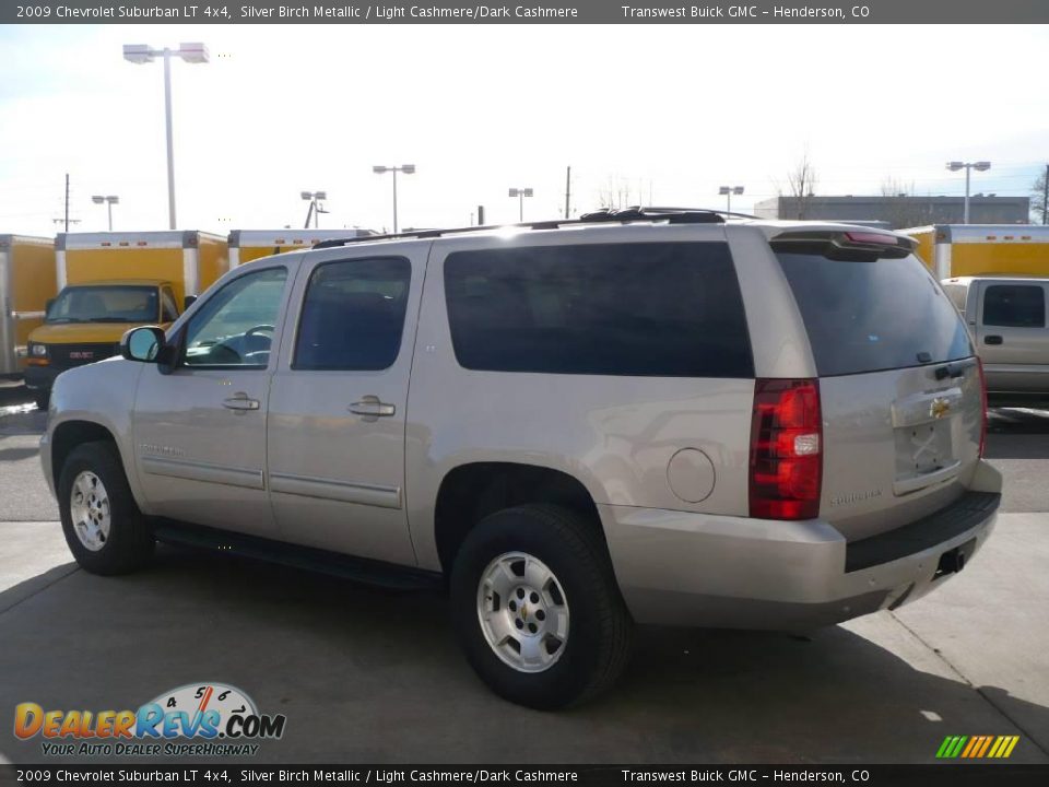 2009 Chevrolet Suburban LT 4x4 Silver Birch Metallic / Light Cashmere/Dark Cashmere Photo #4