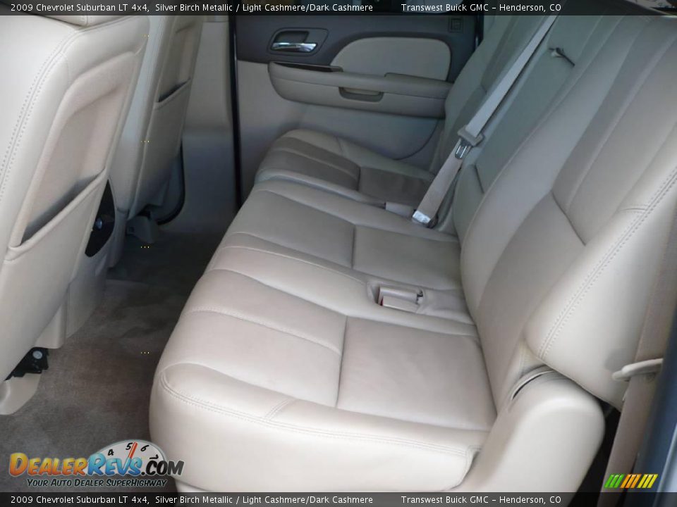 2009 Chevrolet Suburban LT 4x4 Silver Birch Metallic / Light Cashmere/Dark Cashmere Photo #10