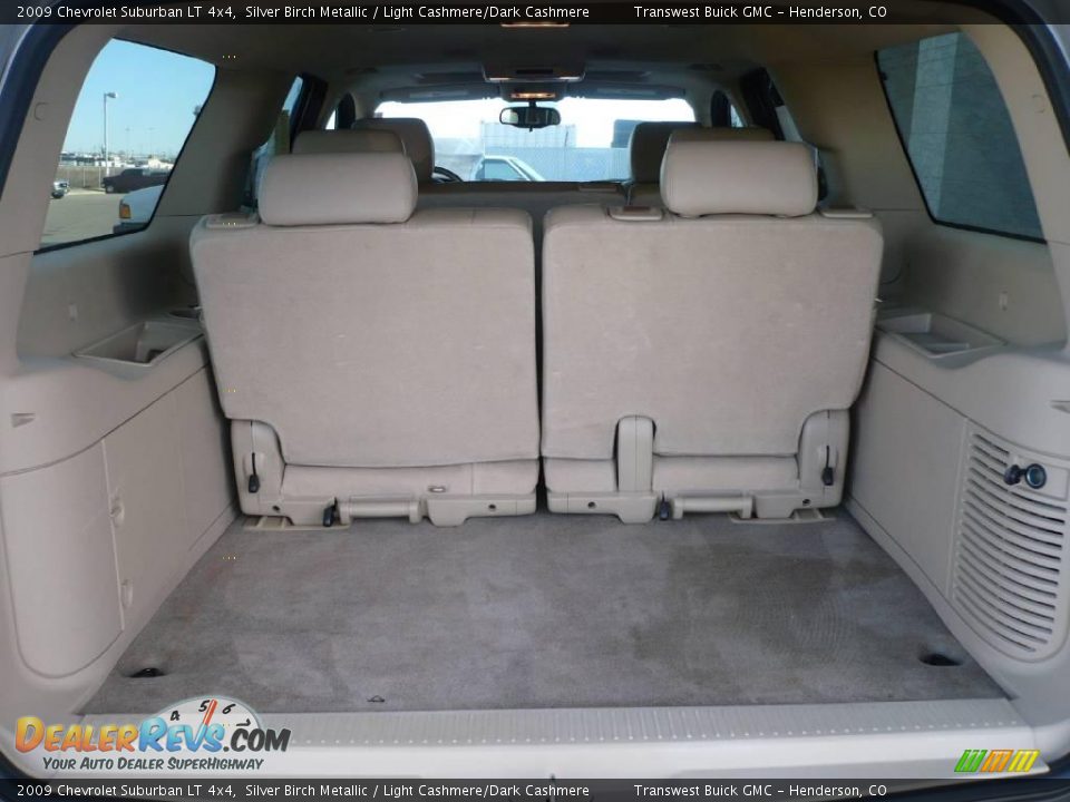 2009 Chevrolet Suburban LT 4x4 Silver Birch Metallic / Light Cashmere/Dark Cashmere Photo #11