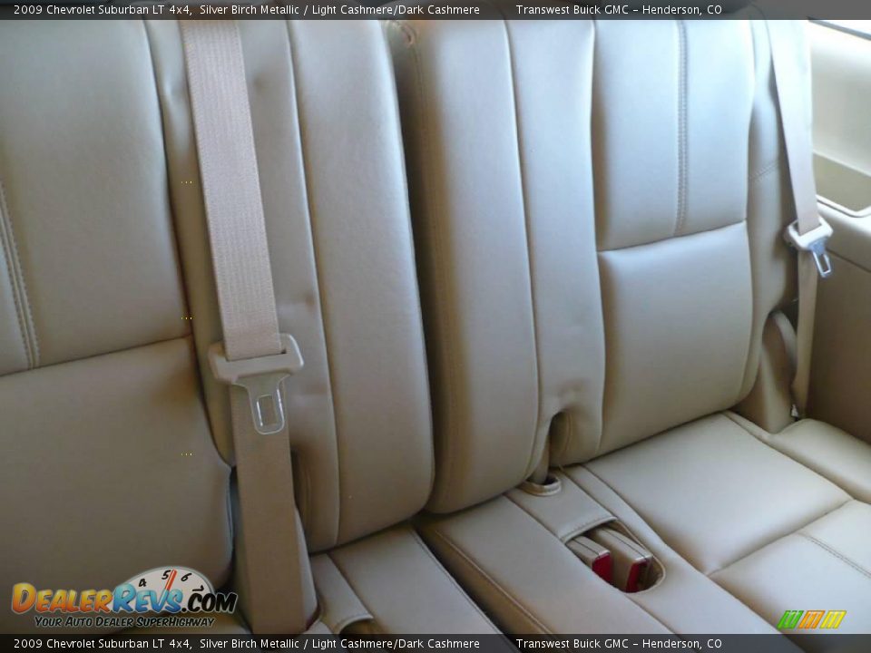 2009 Chevrolet Suburban LT 4x4 Silver Birch Metallic / Light Cashmere/Dark Cashmere Photo #18
