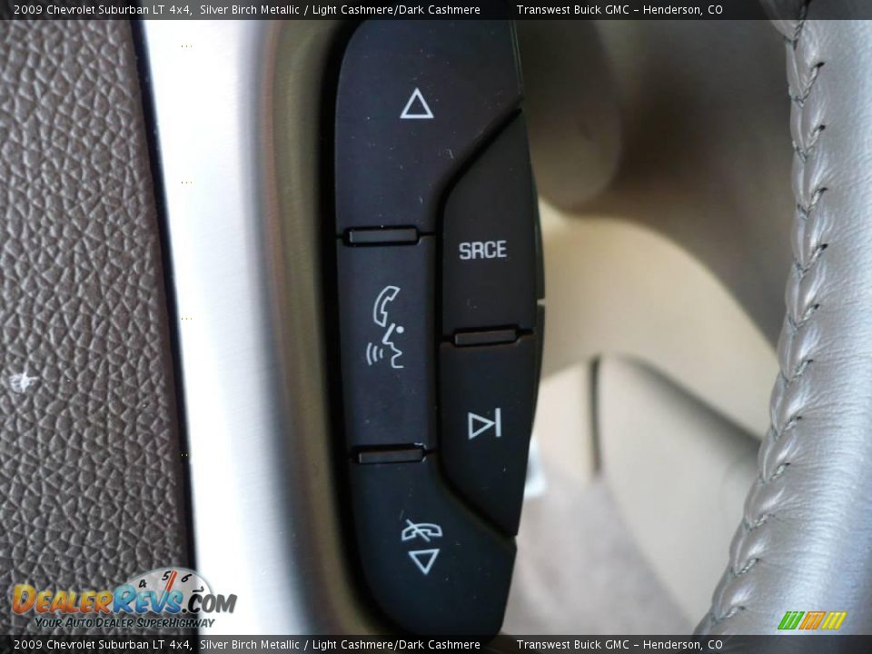 2009 Chevrolet Suburban LT 4x4 Silver Birch Metallic / Light Cashmere/Dark Cashmere Photo #27