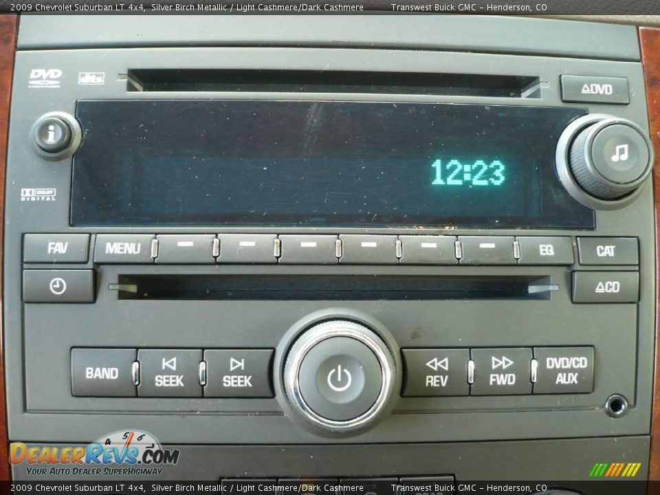 2009 Chevrolet Suburban LT 4x4 Silver Birch Metallic / Light Cashmere/Dark Cashmere Photo #30