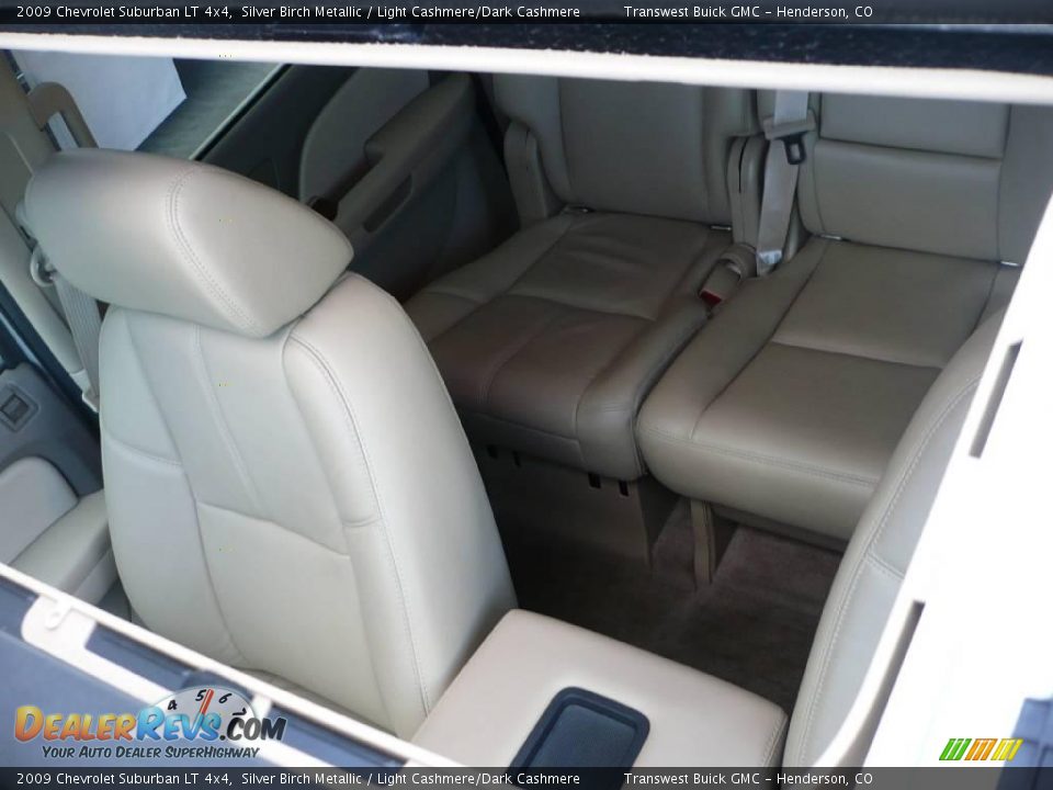 2009 Chevrolet Suburban LT 4x4 Silver Birch Metallic / Light Cashmere/Dark Cashmere Photo #34