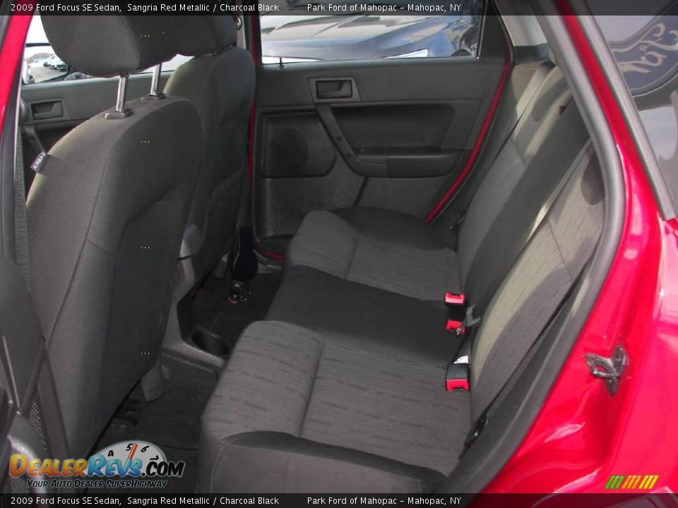 2009 Ford Focus SE Sedan Sangria Red Metallic / Charcoal Black Photo #6