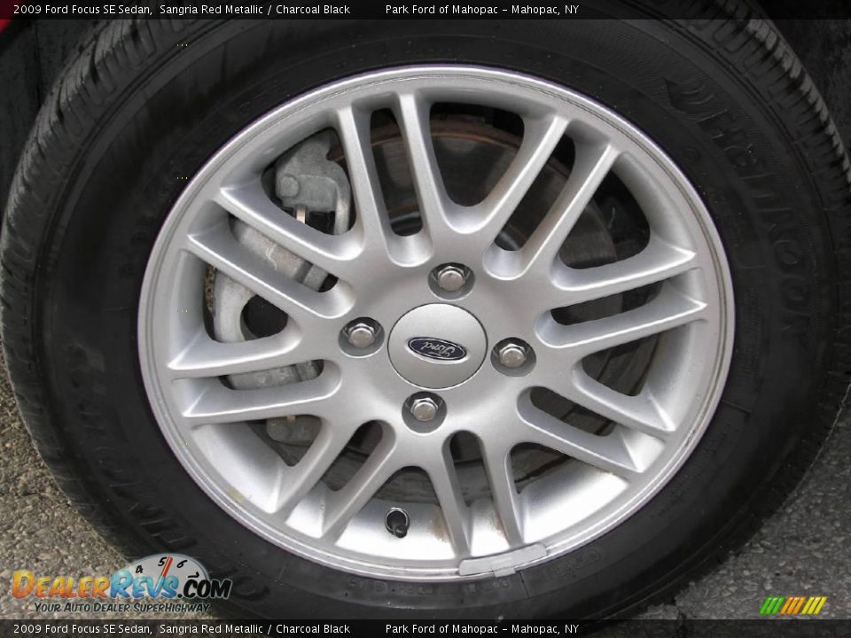 2009 Ford Focus SE Sedan Sangria Red Metallic / Charcoal Black Photo #9