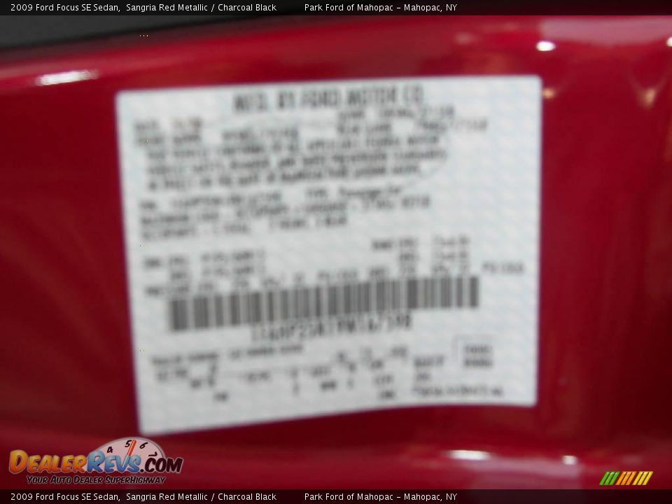 2009 Ford Focus SE Sedan Sangria Red Metallic / Charcoal Black Photo #10