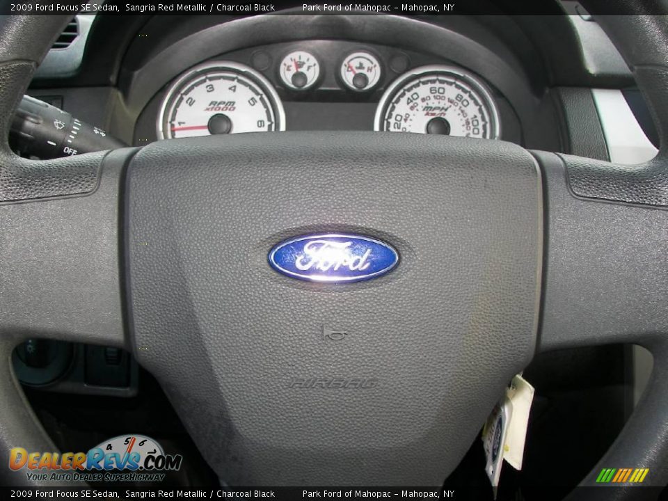 2009 Ford Focus SE Sedan Sangria Red Metallic / Charcoal Black Photo #12