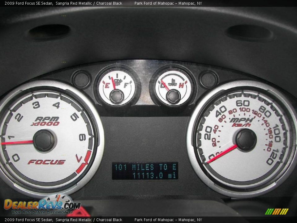 2009 Ford Focus SE Sedan Sangria Red Metallic / Charcoal Black Photo #13