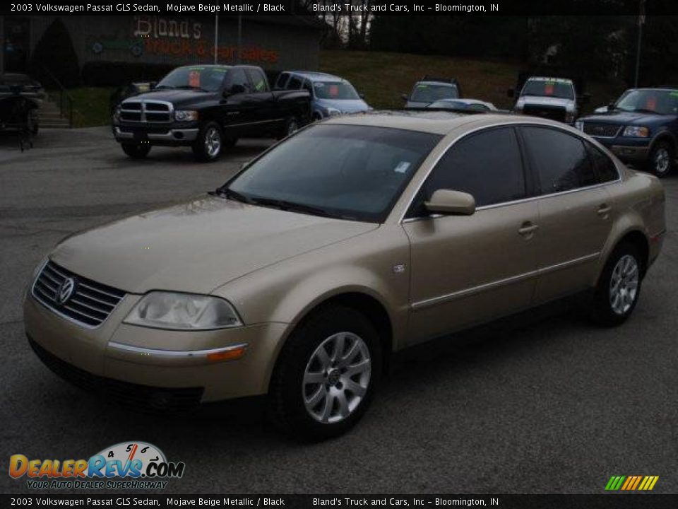 2003 Volkswagen Passat GLS Sedan Mojave Beige Metallic / Black Photo #1
