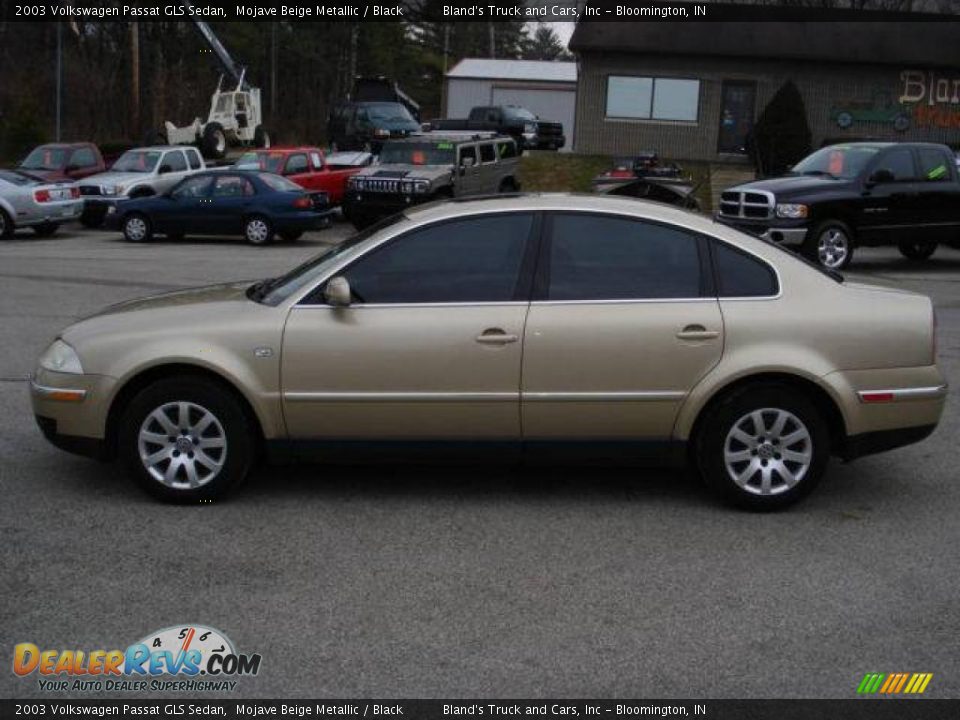 2003 Volkswagen Passat GLS Sedan Mojave Beige Metallic / Black Photo #2