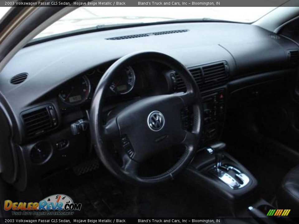 2003 Volkswagen Passat GLS Sedan Mojave Beige Metallic / Black Photo #5