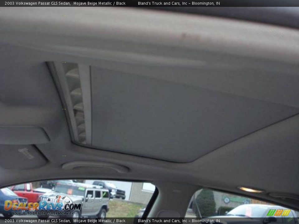 2003 Volkswagen Passat GLS Sedan Mojave Beige Metallic / Black Photo #19