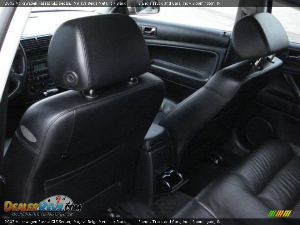2003 Volkswagen Passat GLS Sedan Mojave Beige Metallic / Black Photo #21