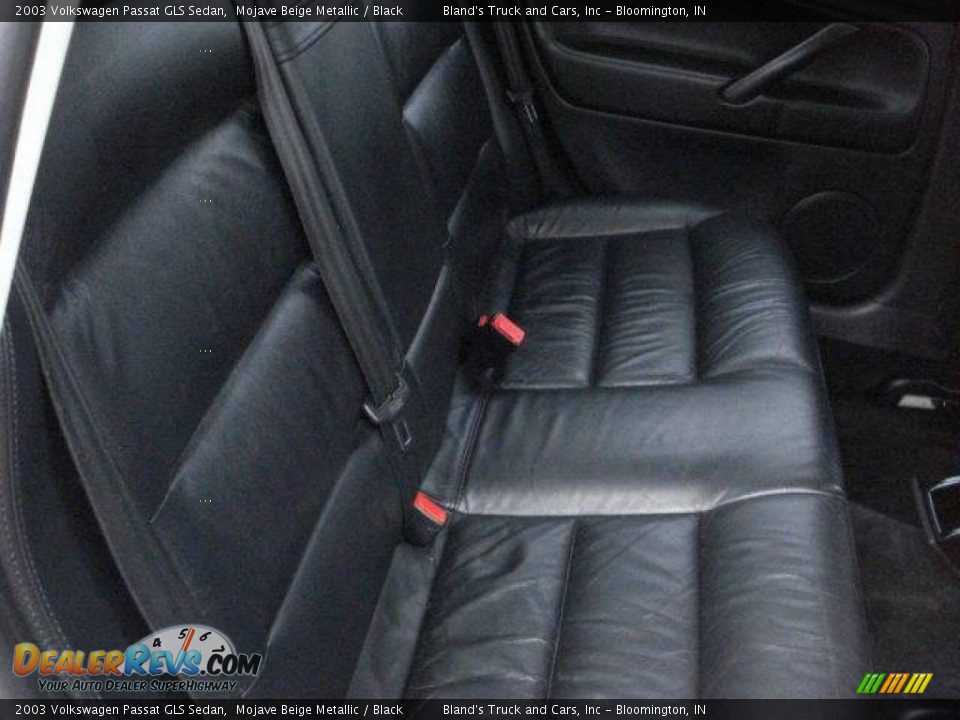 2003 Volkswagen Passat GLS Sedan Mojave Beige Metallic / Black Photo #23