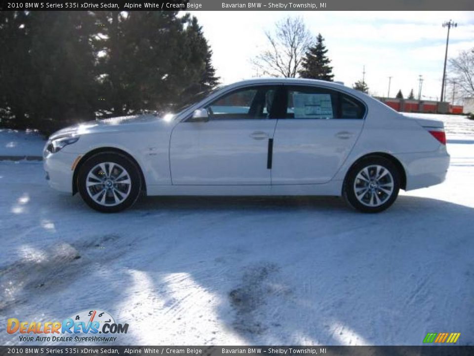 2010 BMW 5 Series 535i xDrive Sedan Alpine White / Cream Beige Photo #2