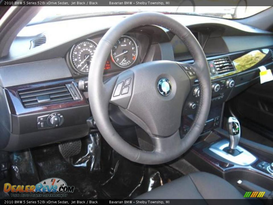 2010 BMW 5 Series 528i xDrive Sedan Jet Black / Black Photo #10