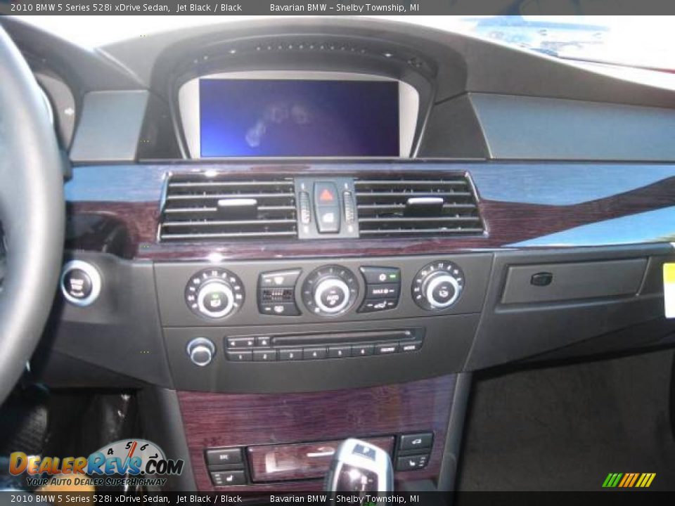 2010 BMW 5 Series 528i xDrive Sedan Jet Black / Black Photo #17