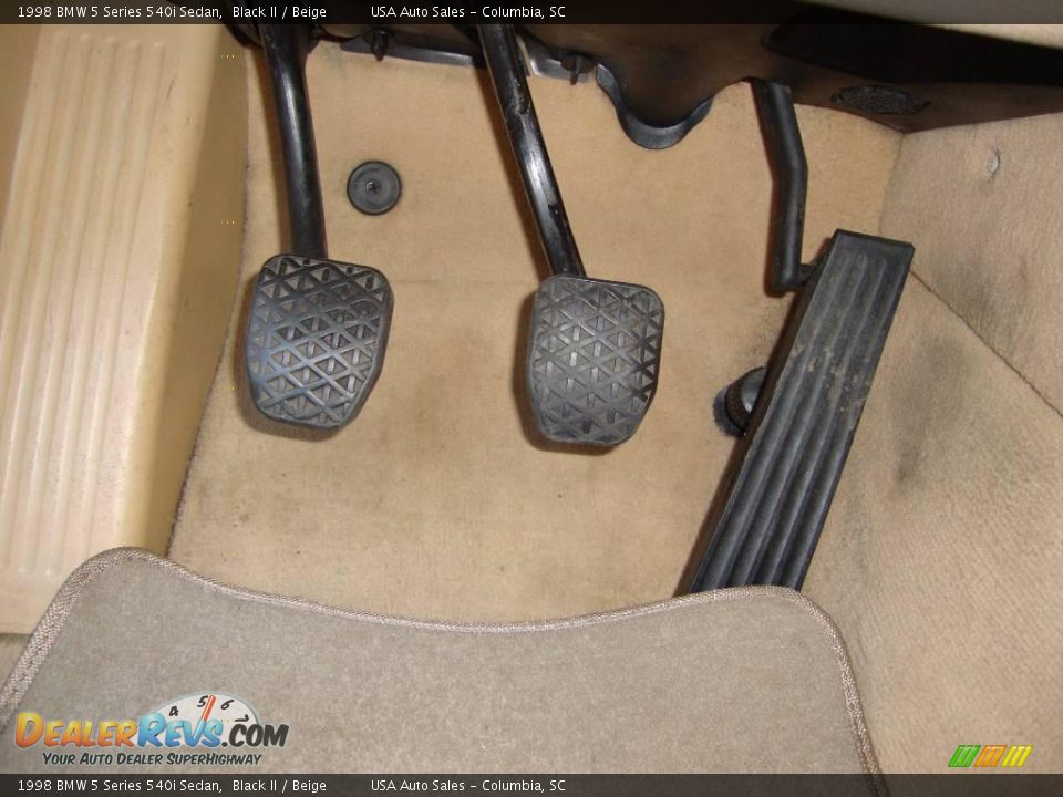 1998 BMW 5 Series 540i Sedan Black II / Beige Photo #34