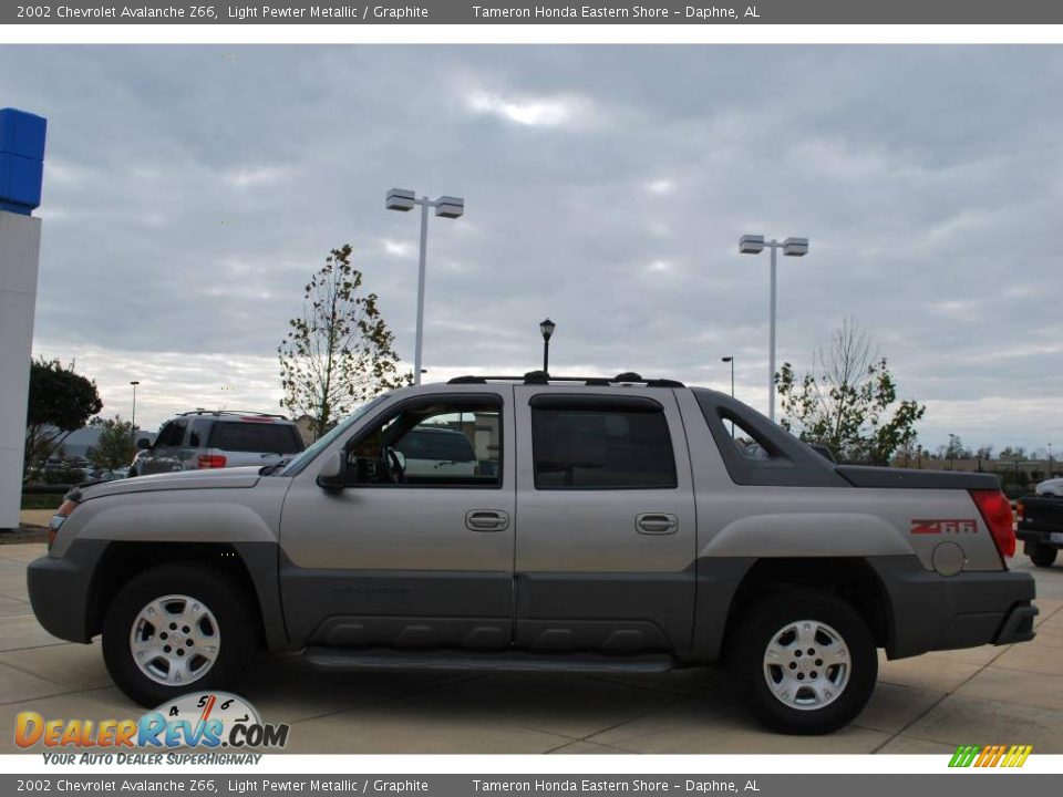 2002 Chevrolet Avalanche Z66 Light Pewter Metallic / Graphite Photo #2