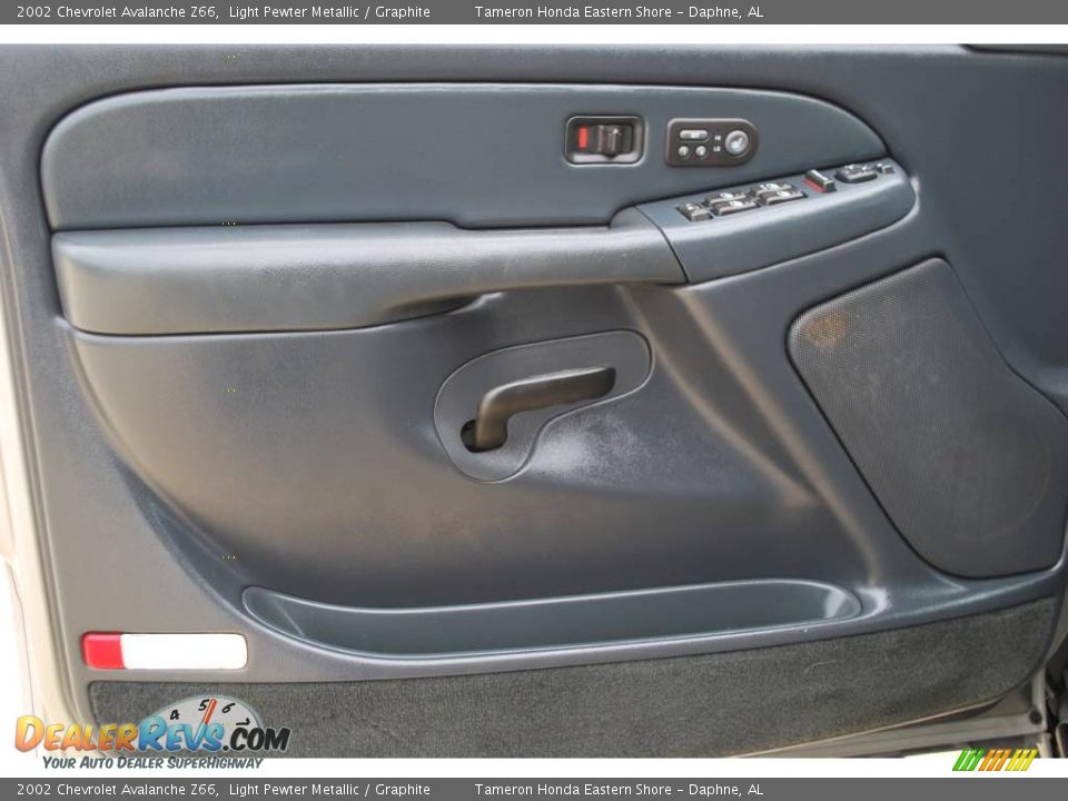 2002 Chevrolet Avalanche Z66 Light Pewter Metallic / Graphite Photo #17