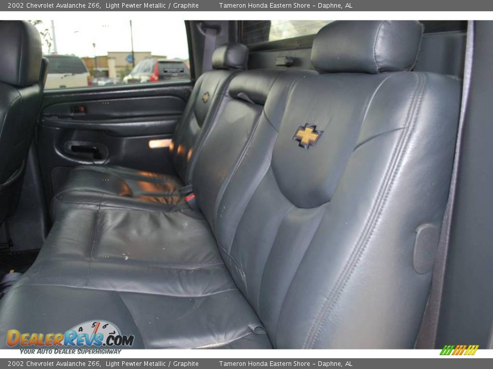 2002 Chevrolet Avalanche Z66 Light Pewter Metallic / Graphite Photo #22