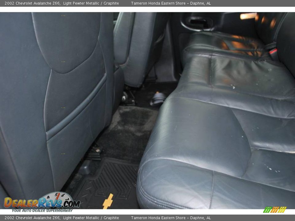 2002 Chevrolet Avalanche Z66 Light Pewter Metallic / Graphite Photo #23