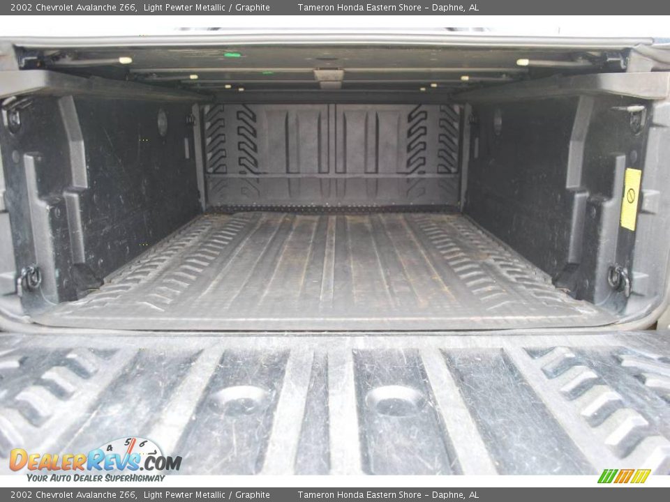 2002 Chevrolet Avalanche Z66 Light Pewter Metallic / Graphite Photo #25