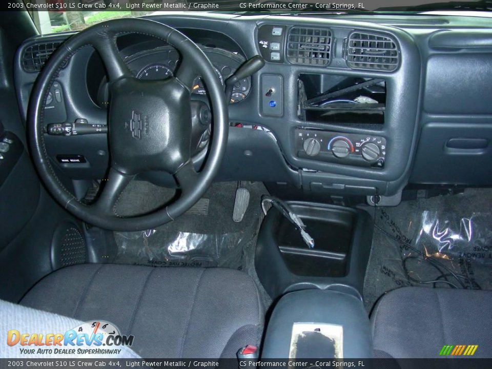2003 Chevrolet S10 LS Crew Cab 4x4 Light Pewter Metallic / Graphite Photo #13