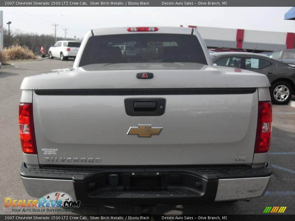 2007 Chevrolet Silverado 1500 LTZ Crew Cab Silver Birch Metallic / Ebony Black Photo #7