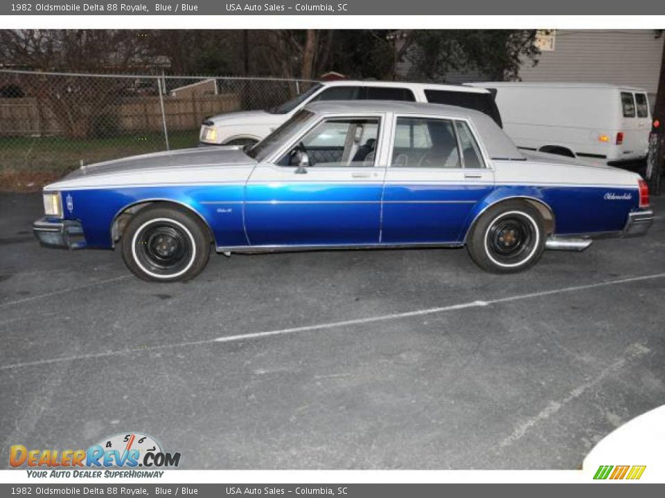 1982 Oldsmobile Delta 88 Royale Blue / Blue Photo #2