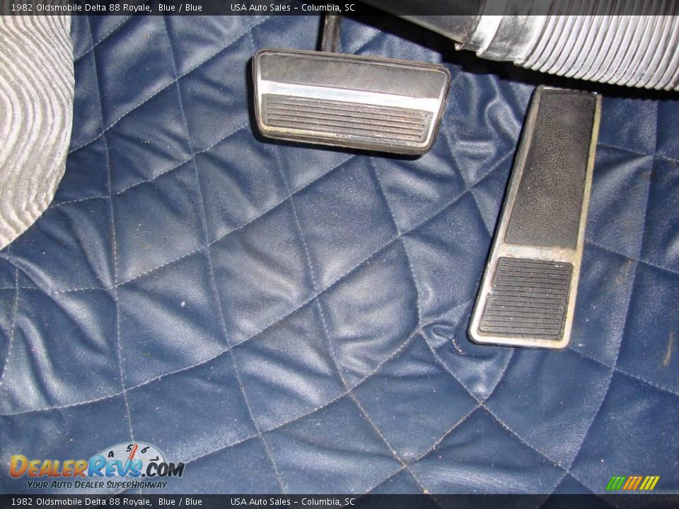 1982 Oldsmobile Delta 88 Royale Blue / Blue Photo #28