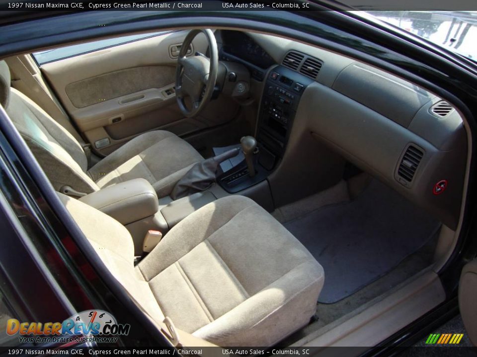 1997 Nissan Maxima GXE Cypress Green Pearl Metallic / Charcoal Photo #4