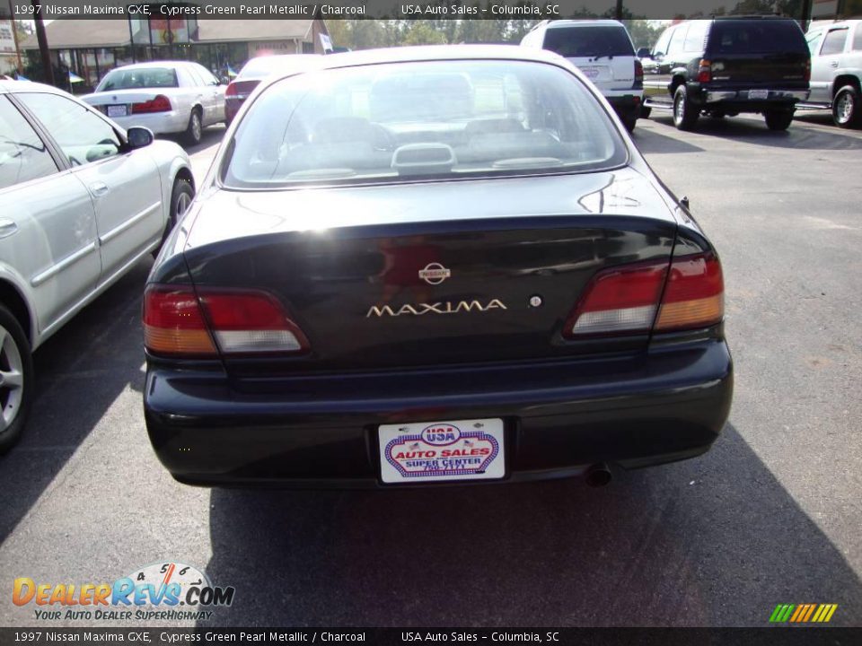 1997 Nissan Maxima GXE Cypress Green Pearl Metallic / Charcoal Photo #5