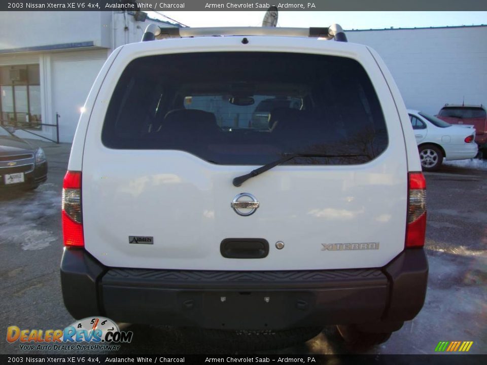 2003 Nissan Xterra XE V6 4x4 Avalanche White / Charcoal Photo #8