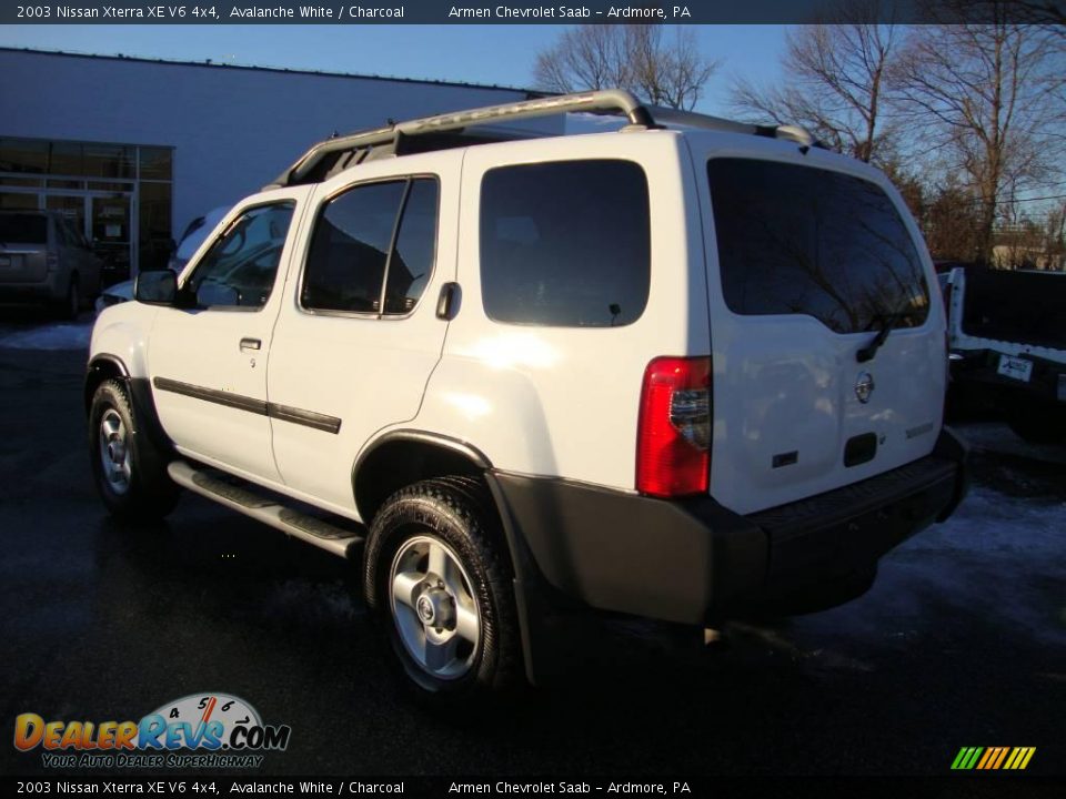 2003 Nissan Xterra XE V6 4x4 Avalanche White / Charcoal Photo #9