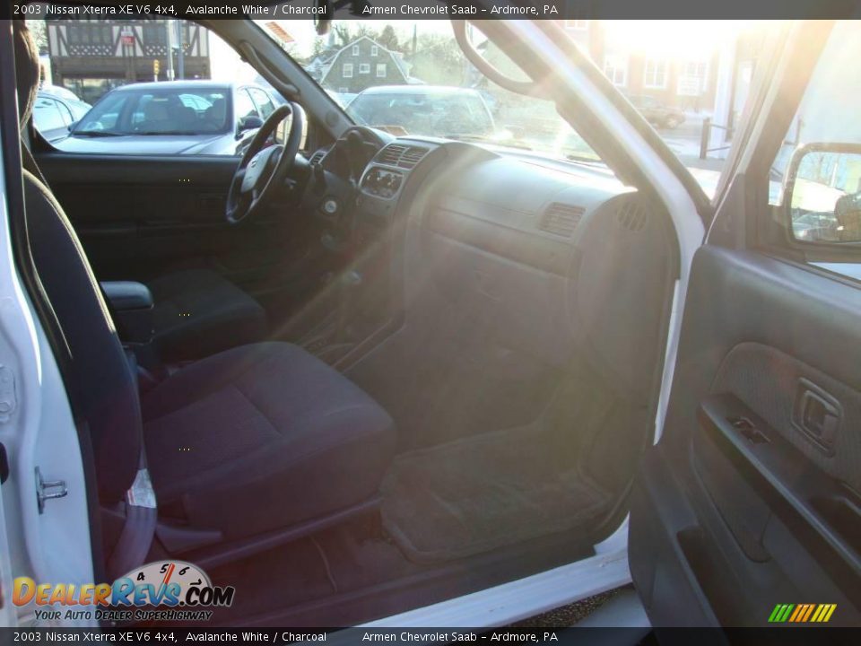 2003 Nissan Xterra XE V6 4x4 Avalanche White / Charcoal Photo #19