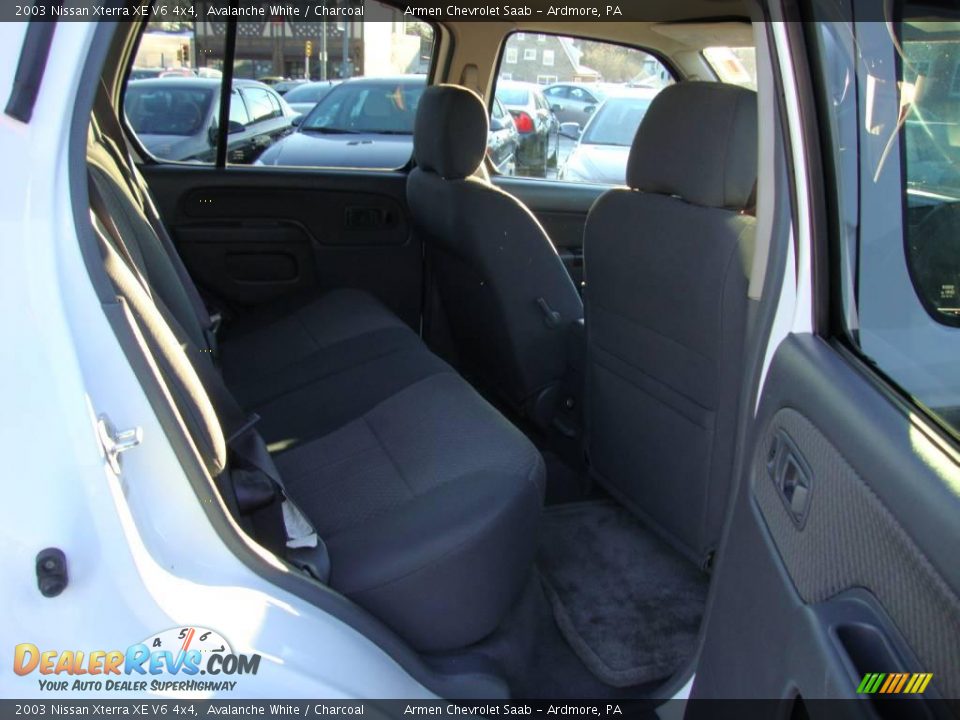 2003 Nissan Xterra XE V6 4x4 Avalanche White / Charcoal Photo #20