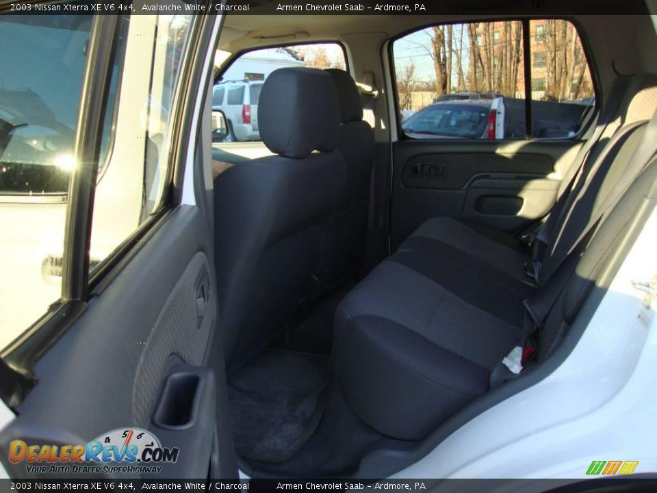 2003 Nissan Xterra XE V6 4x4 Avalanche White / Charcoal Photo #21